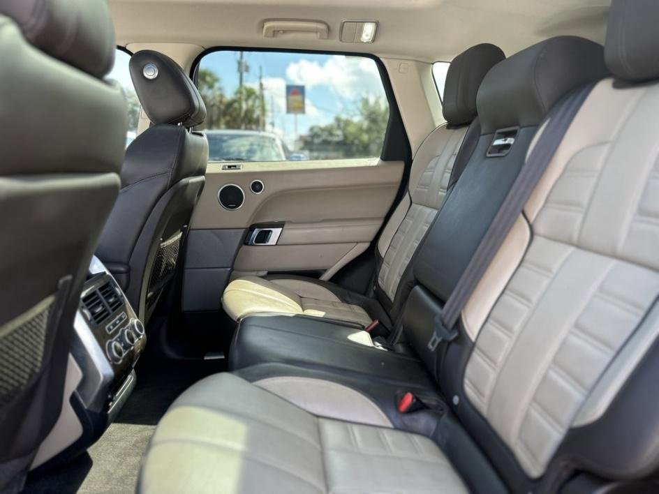 Used 2017 Land Rover Range Rover Sport HSE Dynamic image 19