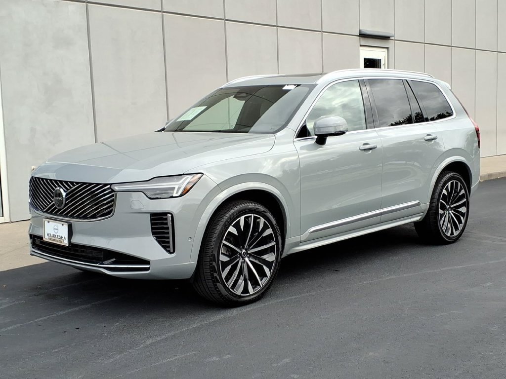 Certified 2026 Volvo XC90 B6 Plus AWD/4WD image 1