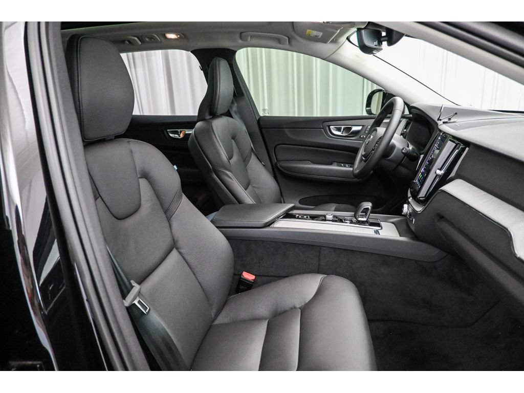 Used 2025 Volvo XC60 T8 Plus w/ Protection Package Premier AWD/4WD image 18