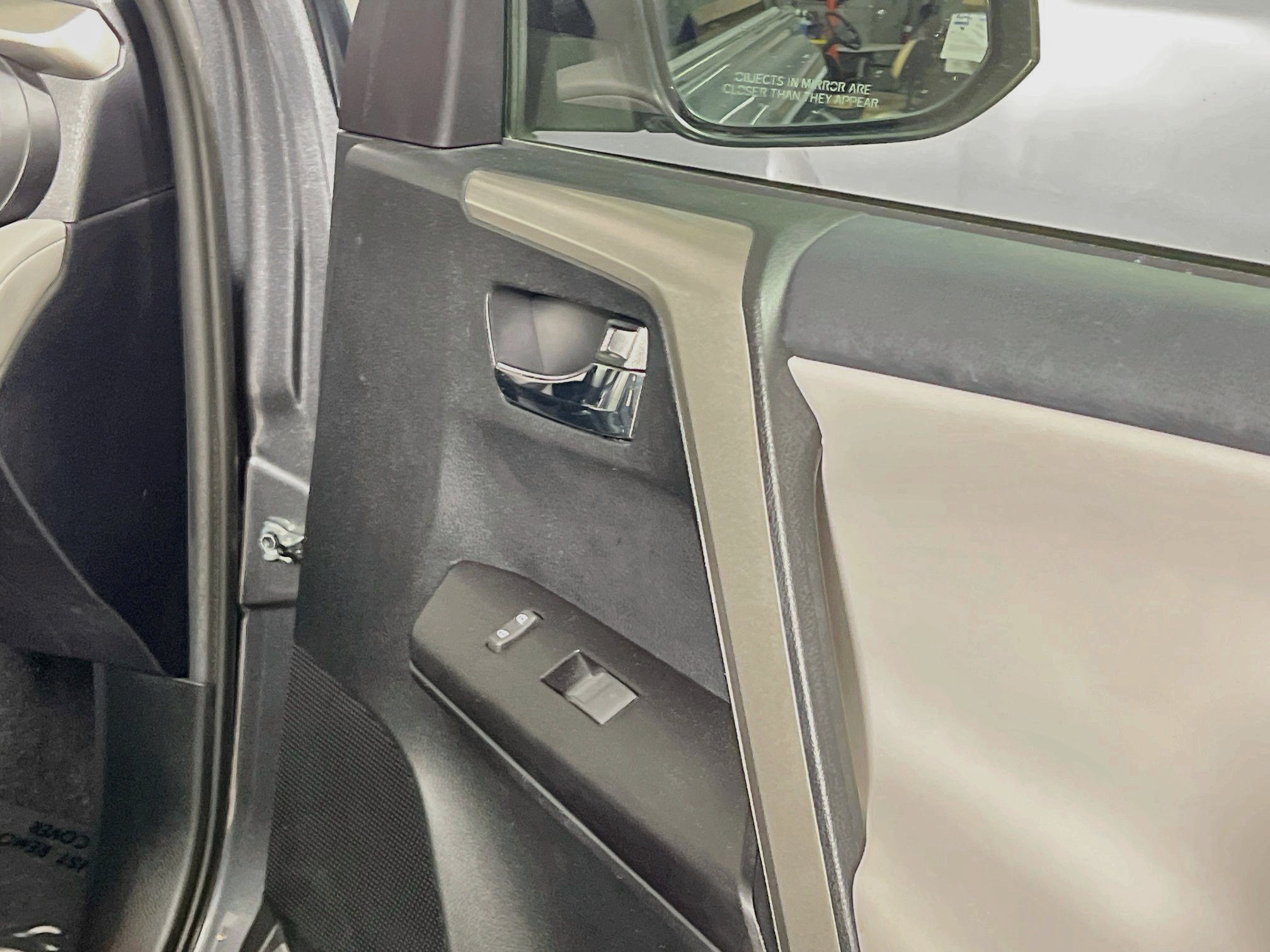 Used 2018 Toyota RAV4 XLE FWD image 32