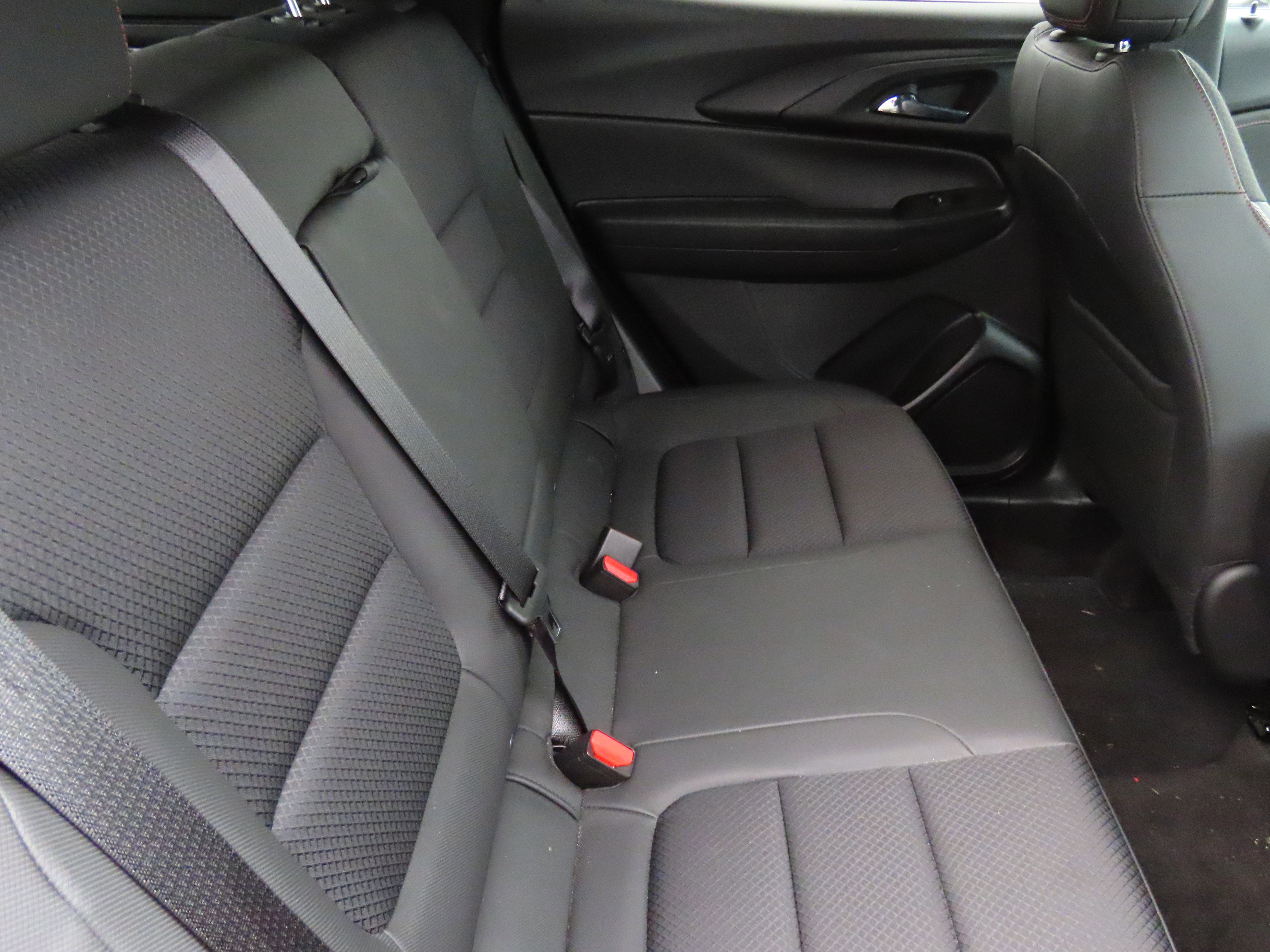 Used 2023 Chevrolet TrailBlazer RS w/ Sun and Liftgate Package AWD/4WD image 13