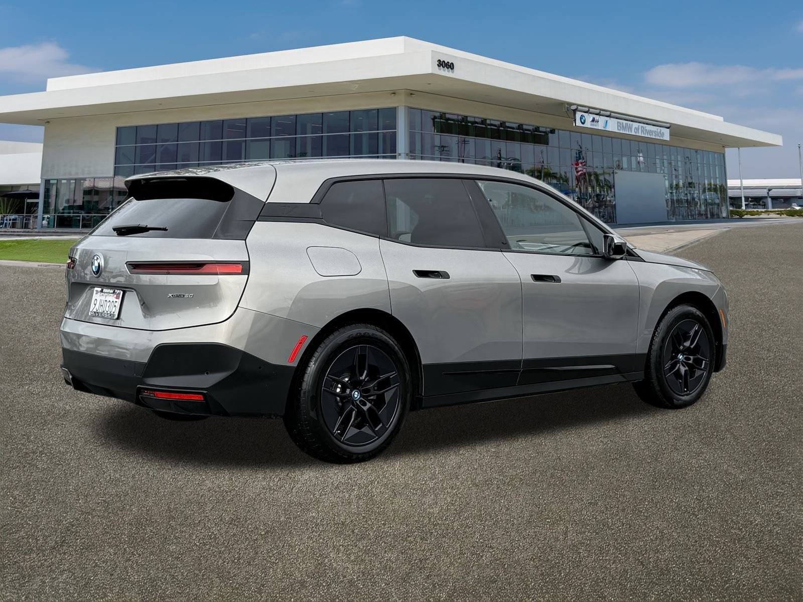 Used 2024 BMW iX xDrive50 w/ Radiant Heating Package image 11