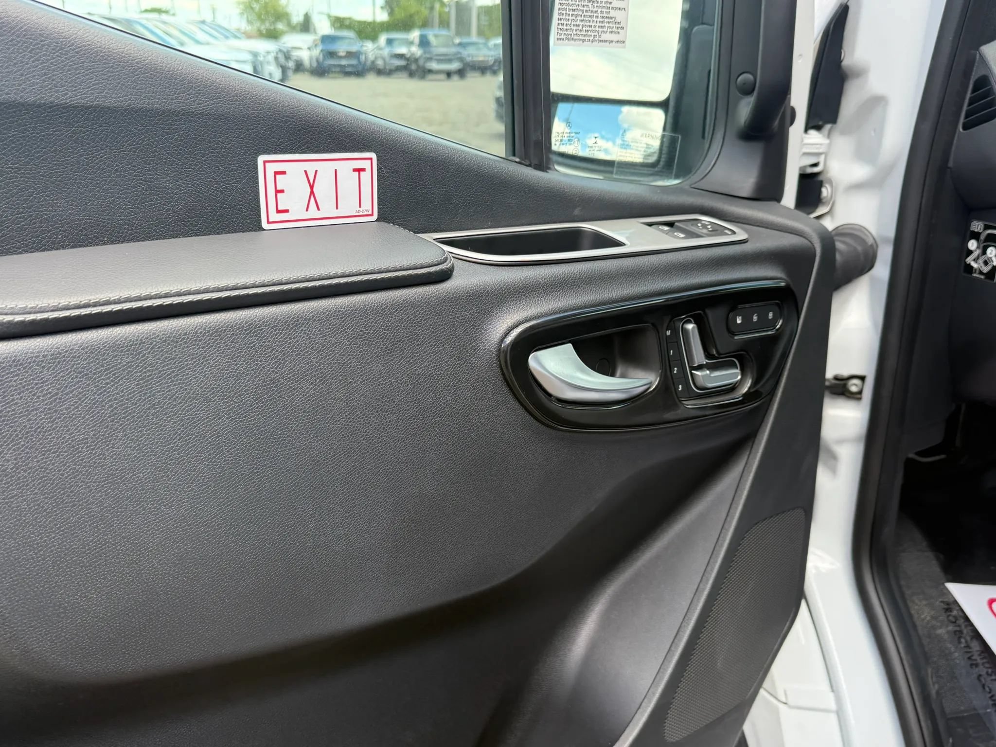 Used 2022 Mercedes-Benz Sprinter 3500 w/ Parking Package image 21