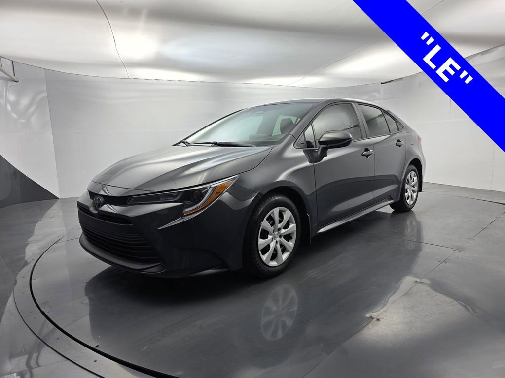 Used 2025 Toyota Corolla LE image 8