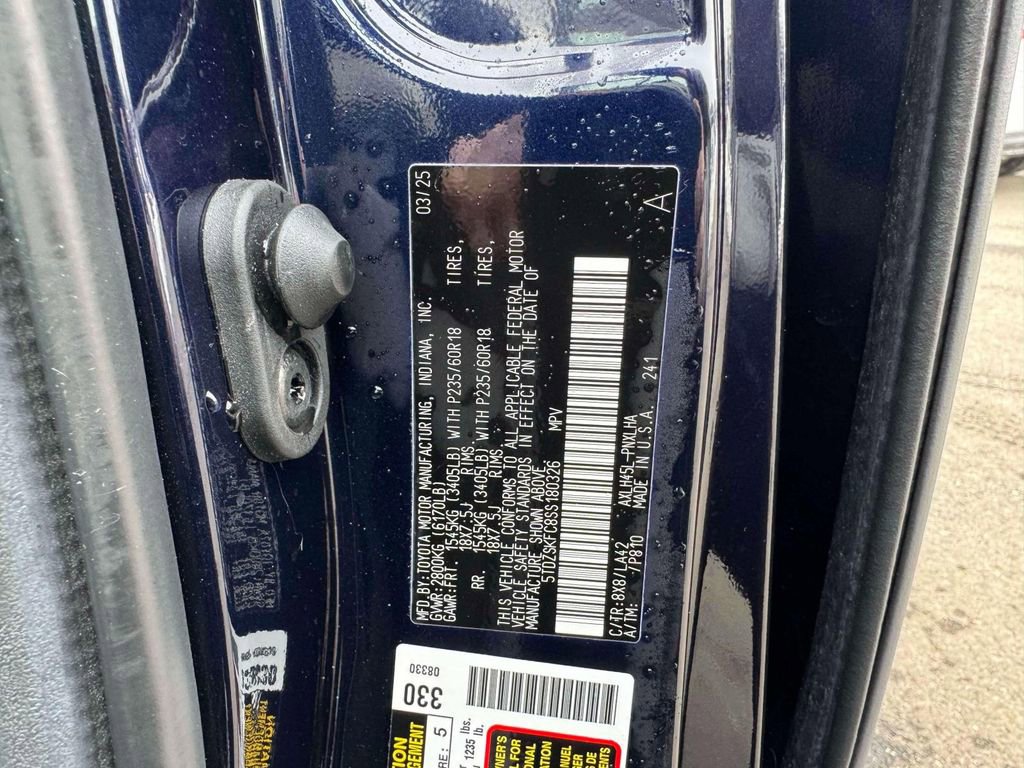 Used 2025 Toyota Sienna Limited image 10