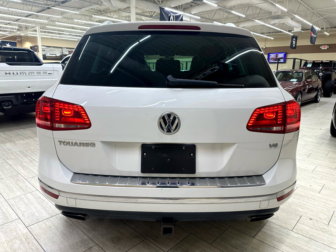 Used 2015 Volkswagen Touareg Sport image 8