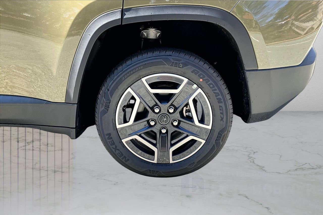 New 2026 Jeep Cherokee Laredo image 32