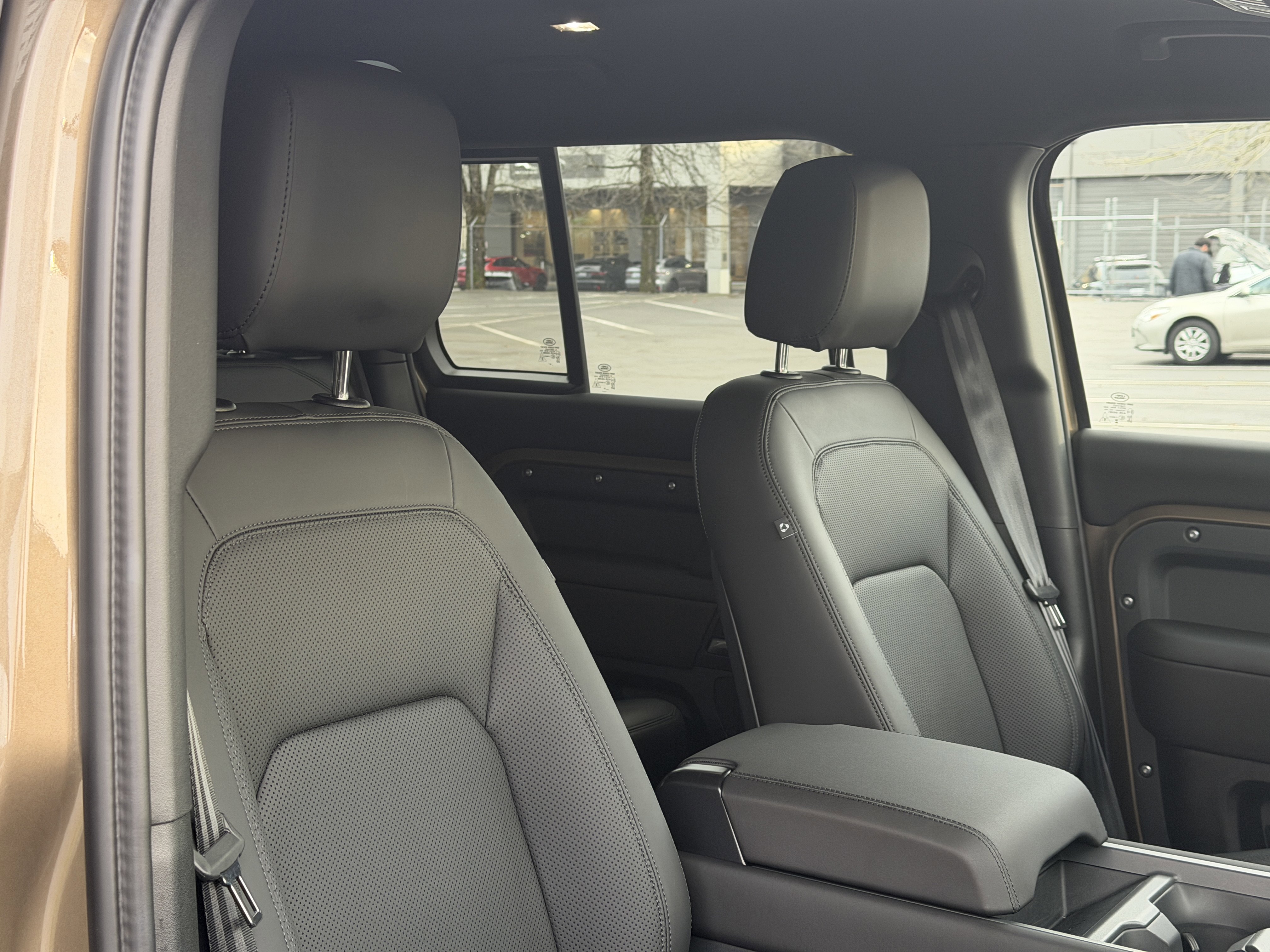 Certified 2025 Land Rover Defender 110 X-Dynamic SE image 13