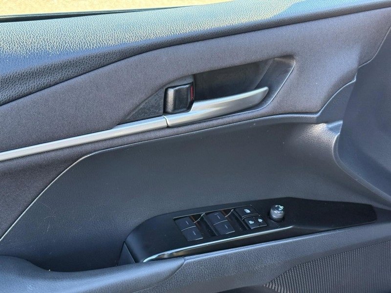 Used 2025 Toyota Camry LE image 18