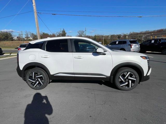 New 2025 Nissan Kicks SV FWD image 4