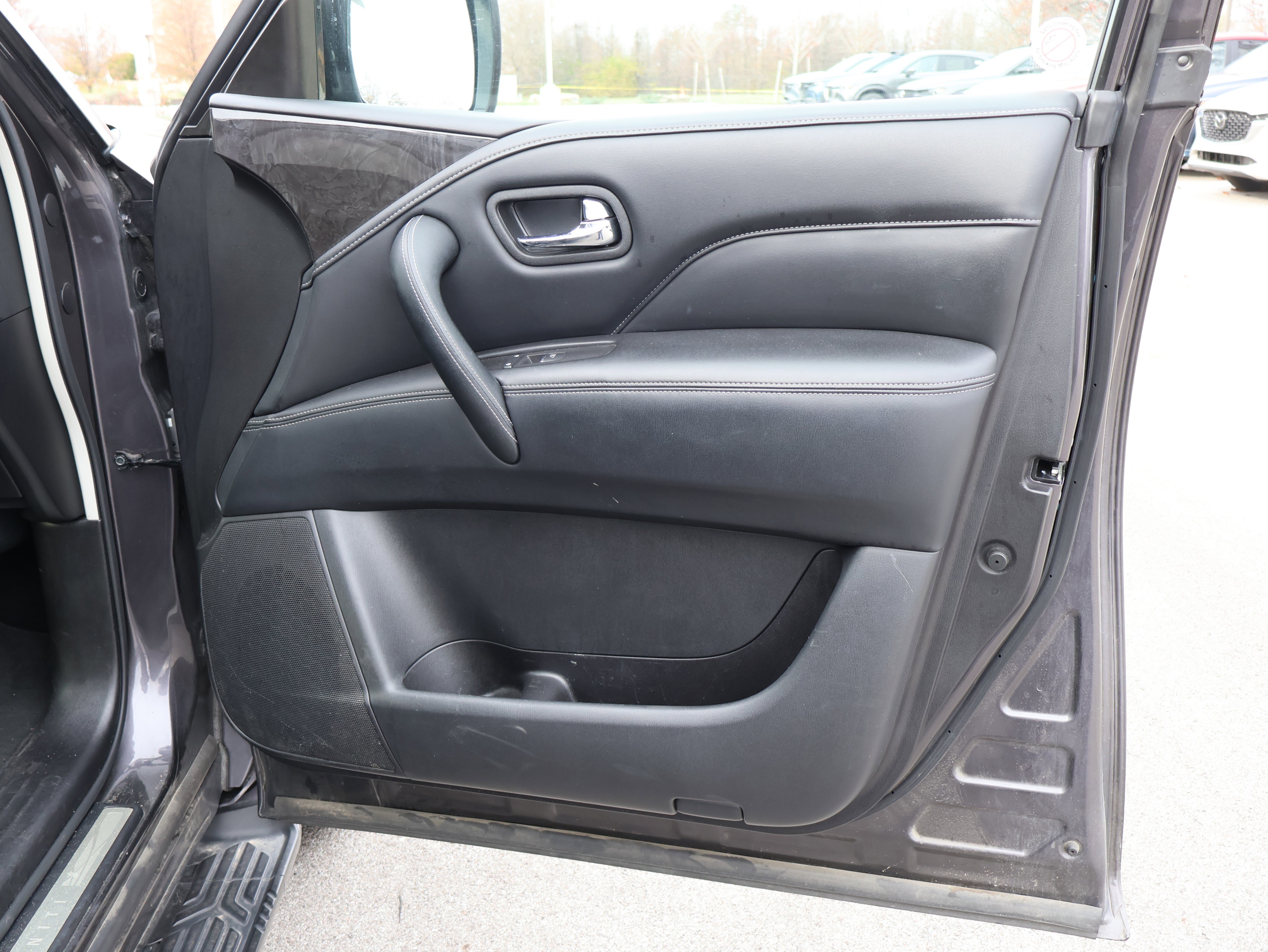 Used 2024 INFINITI QX80 Luxe image 9