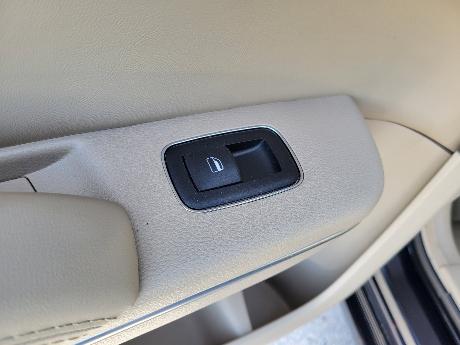 Used 2012 Chrysler 300 Limited image 13