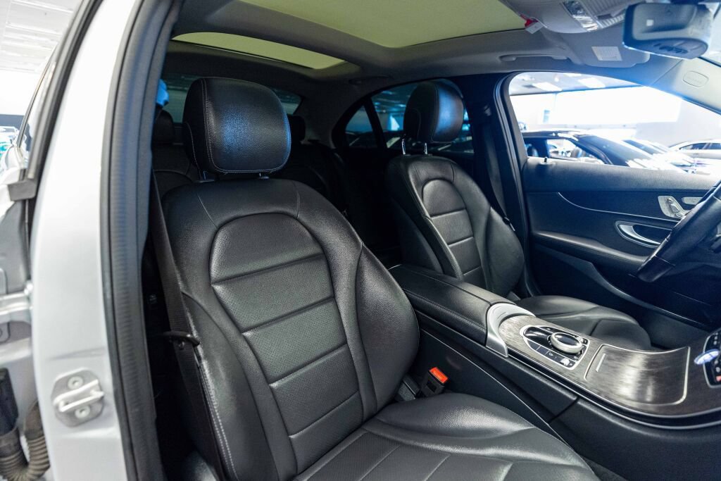 Used 2021 Mercedes-Benz C 300 Sedan w/ Premium Package image 15