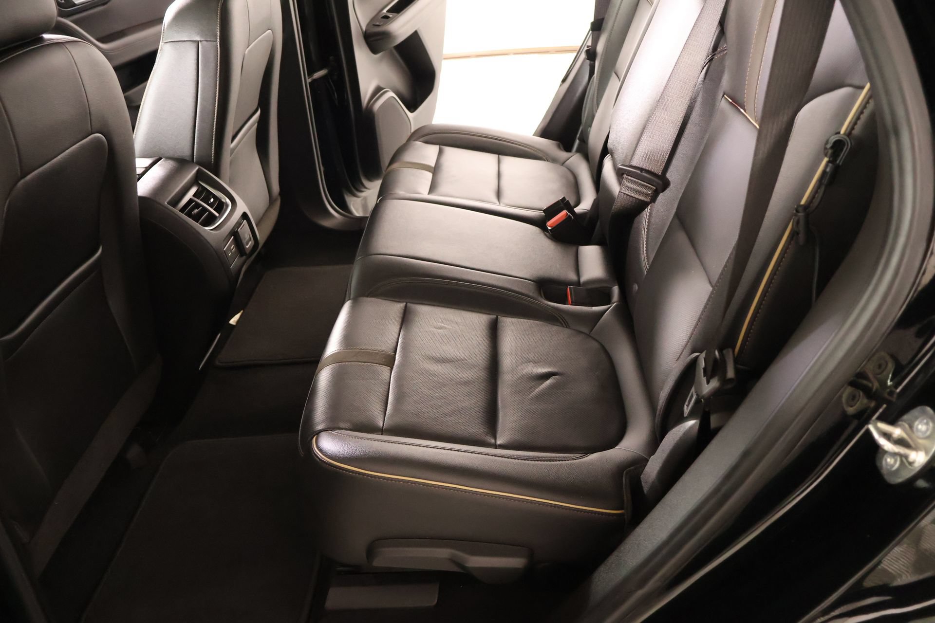Used 2019 Chevrolet Blazer Premier w/ Sun and Wheels Package FWD image 13