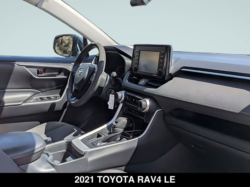 Used 2021 Toyota RAV4 LE FWD image 29
