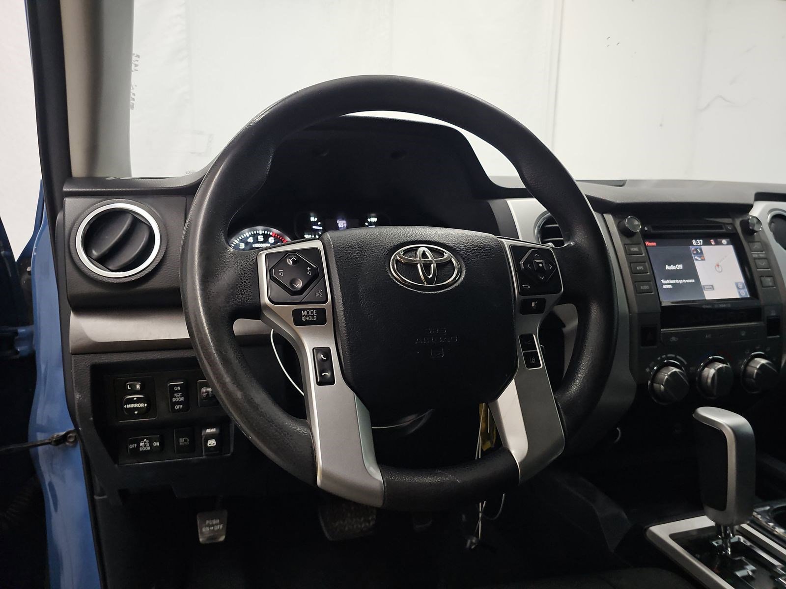 Used 2019 Toyota Tundra SR5 w/ SR5 Upgrade Package image 9