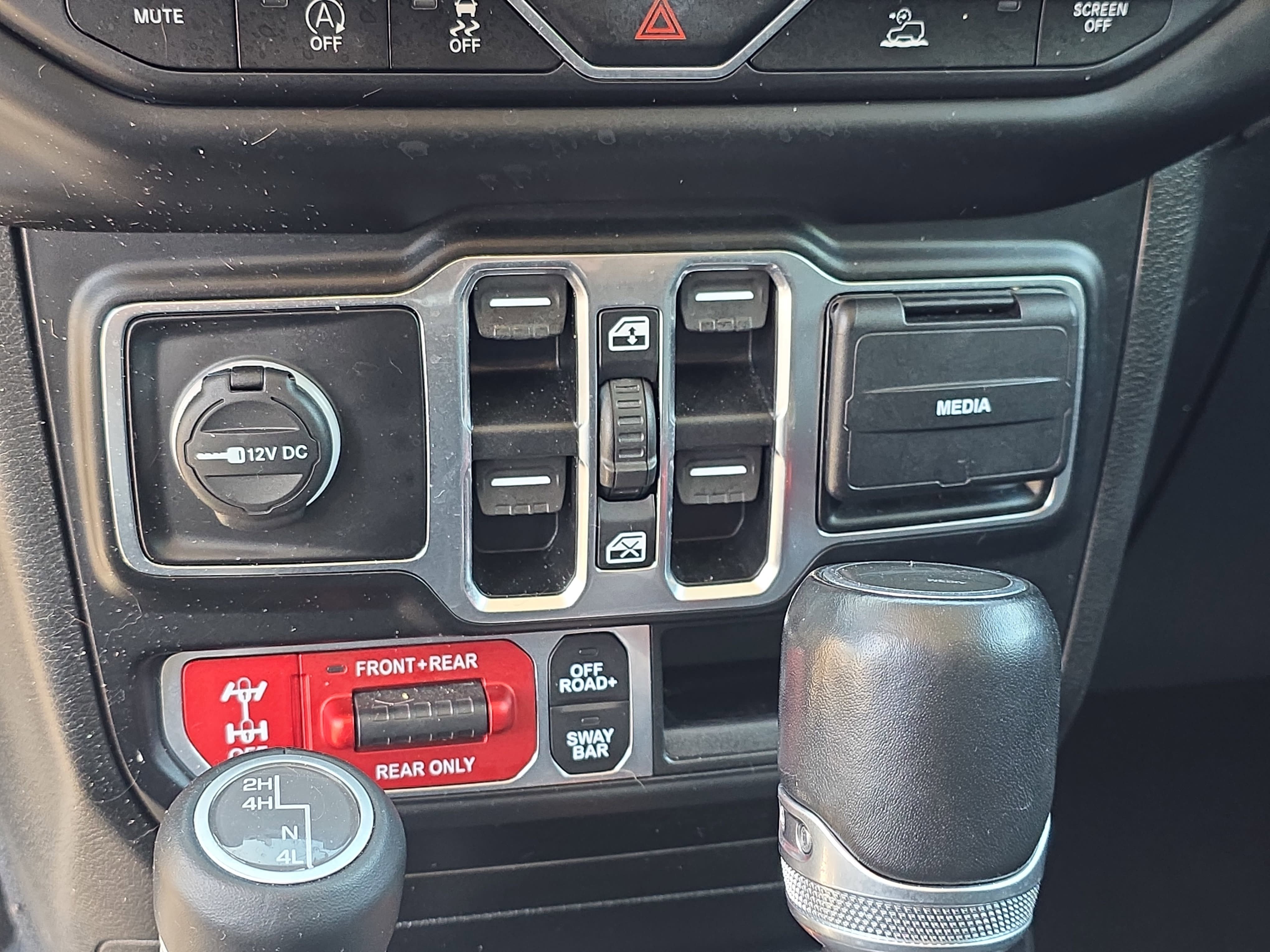 Used 2020 Jeep Gladiator Rubicon AWD/4WD image 24