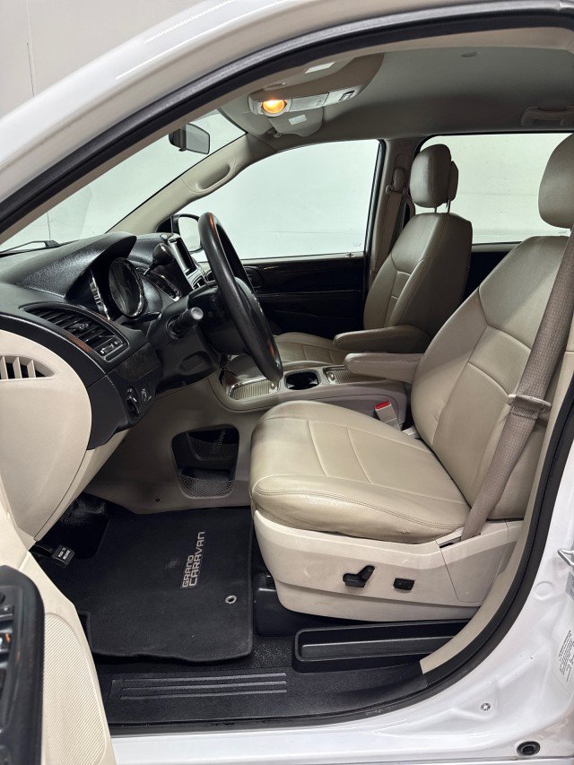 Used 2016 Dodge Grand Caravan SXT FWD image 33