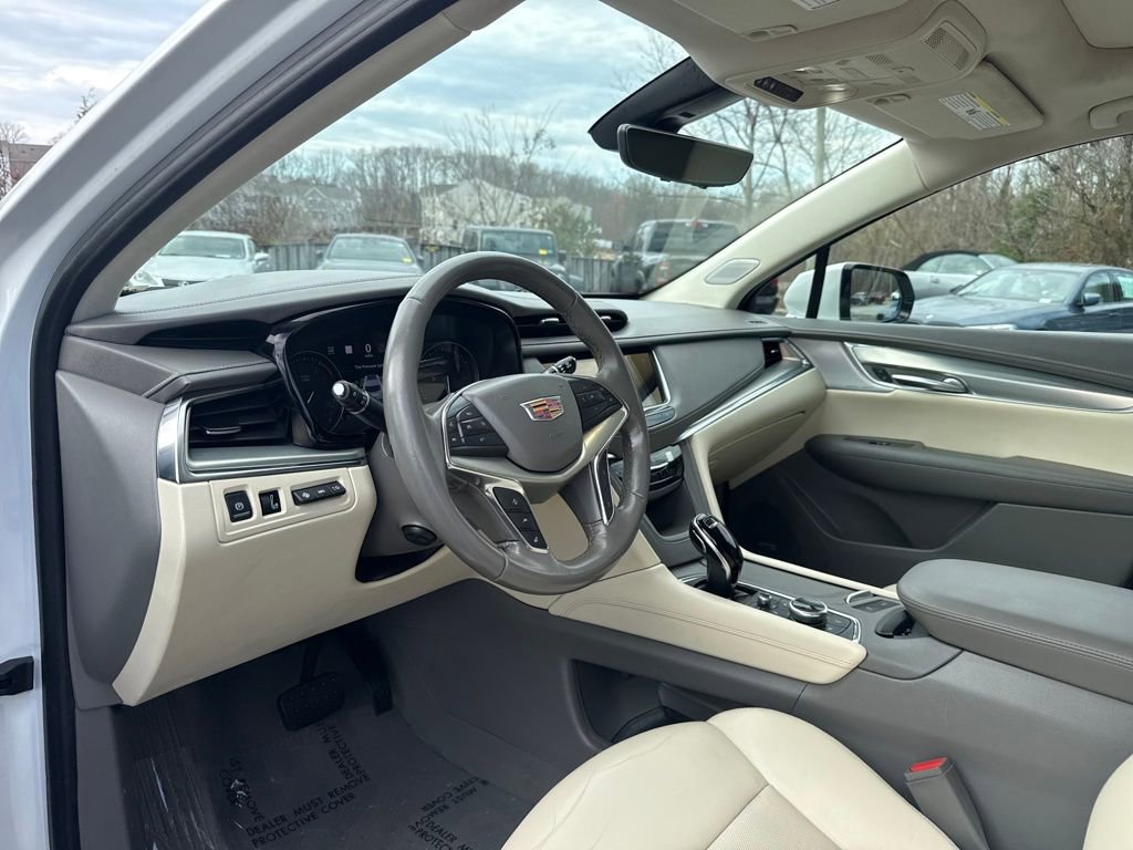 Certified 2022 Cadillac XT5 Premium Luxury w/ Technology Package image 4