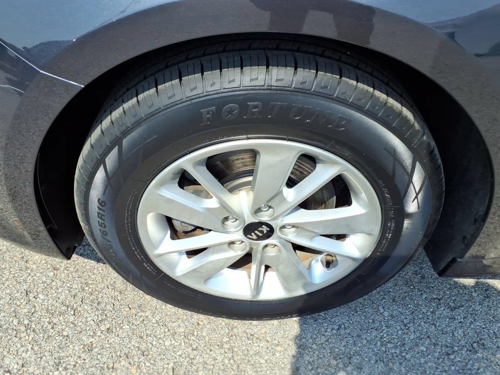 Used 2017 Kia Optima LX FWD image 5