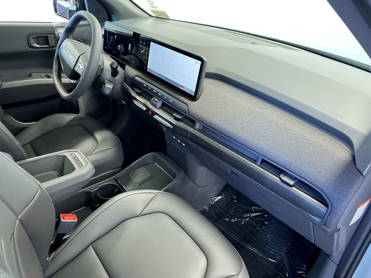 New 2027 Kia EV3 Land FWD image 31