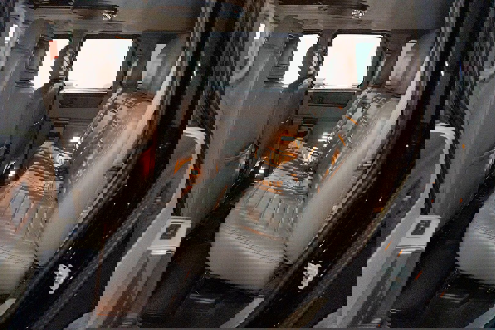 Used 2003 HUMMER H2 w/ Preferred Equipment Group image 26