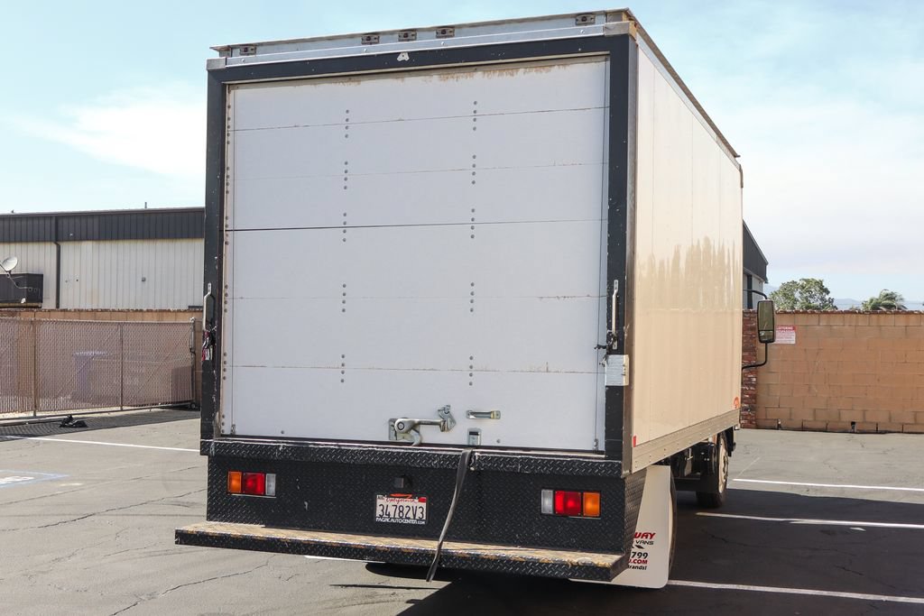 Used 2024 Isuzu NPR RWD image 9
