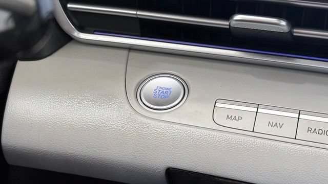 Used 2025 Hyundai Elantra Limited FWD image 35