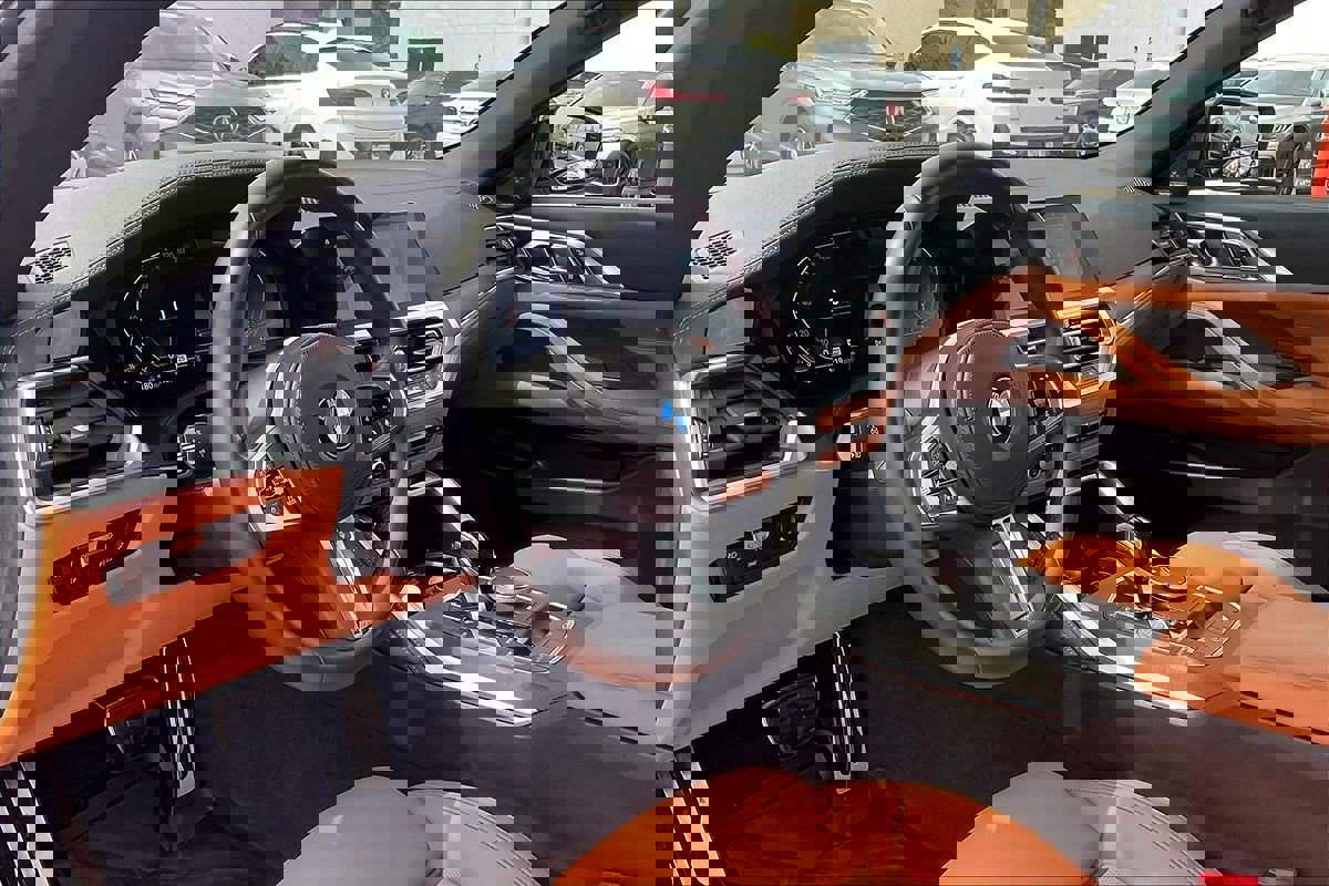 Used 2023 BMW 430i Convertible w/ M Sport Package image 12