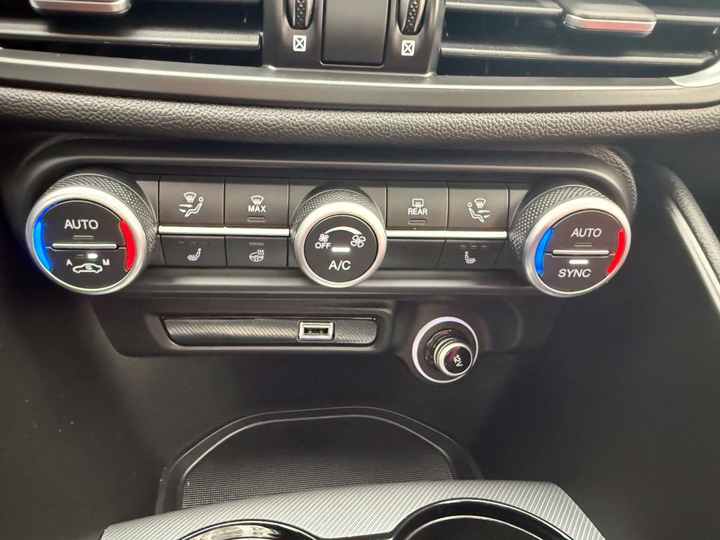 New 2026 Alfa Romeo Giulia AWD image 37
