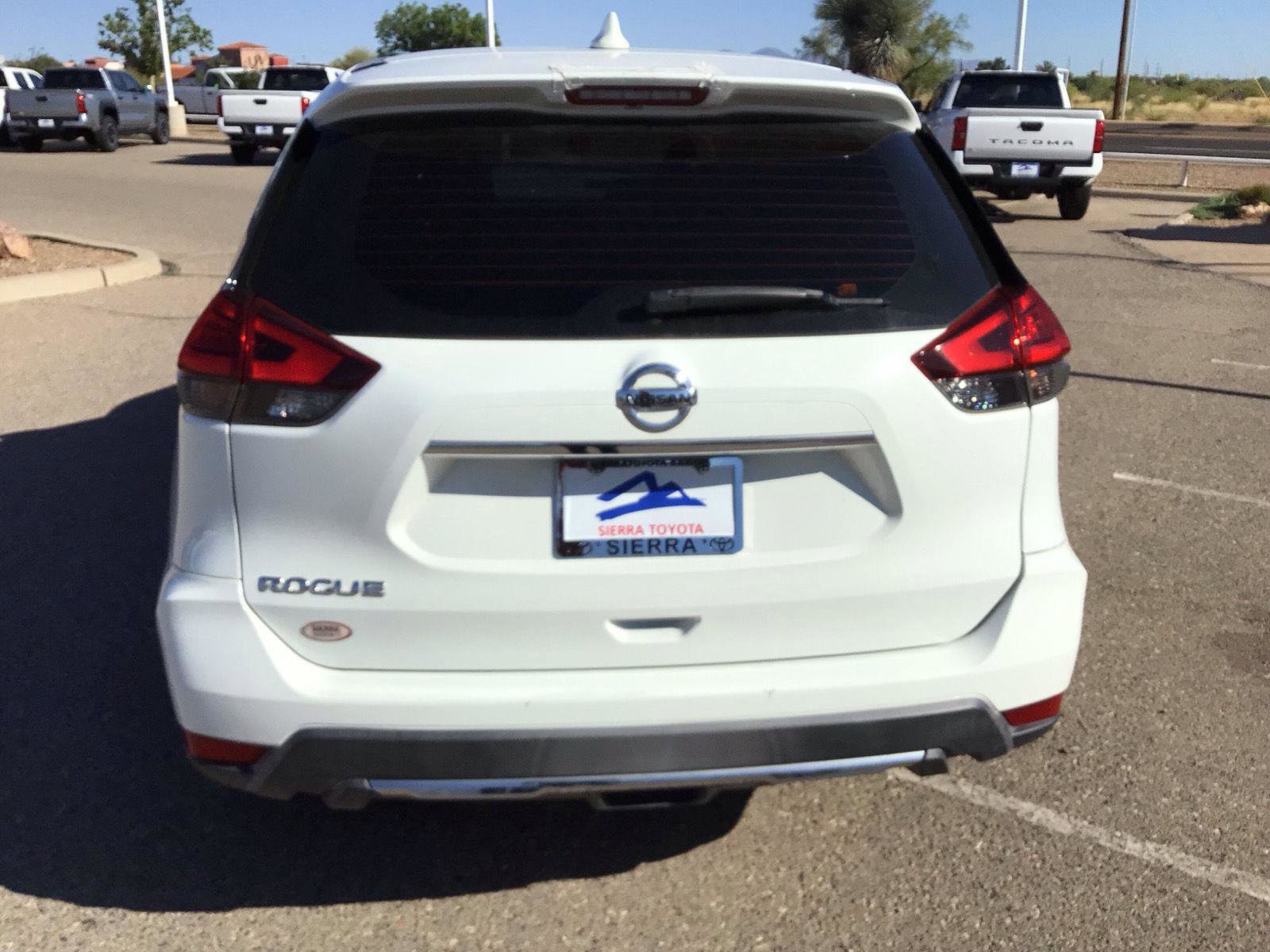 Used 2017 Nissan Rogue S FWD image 4