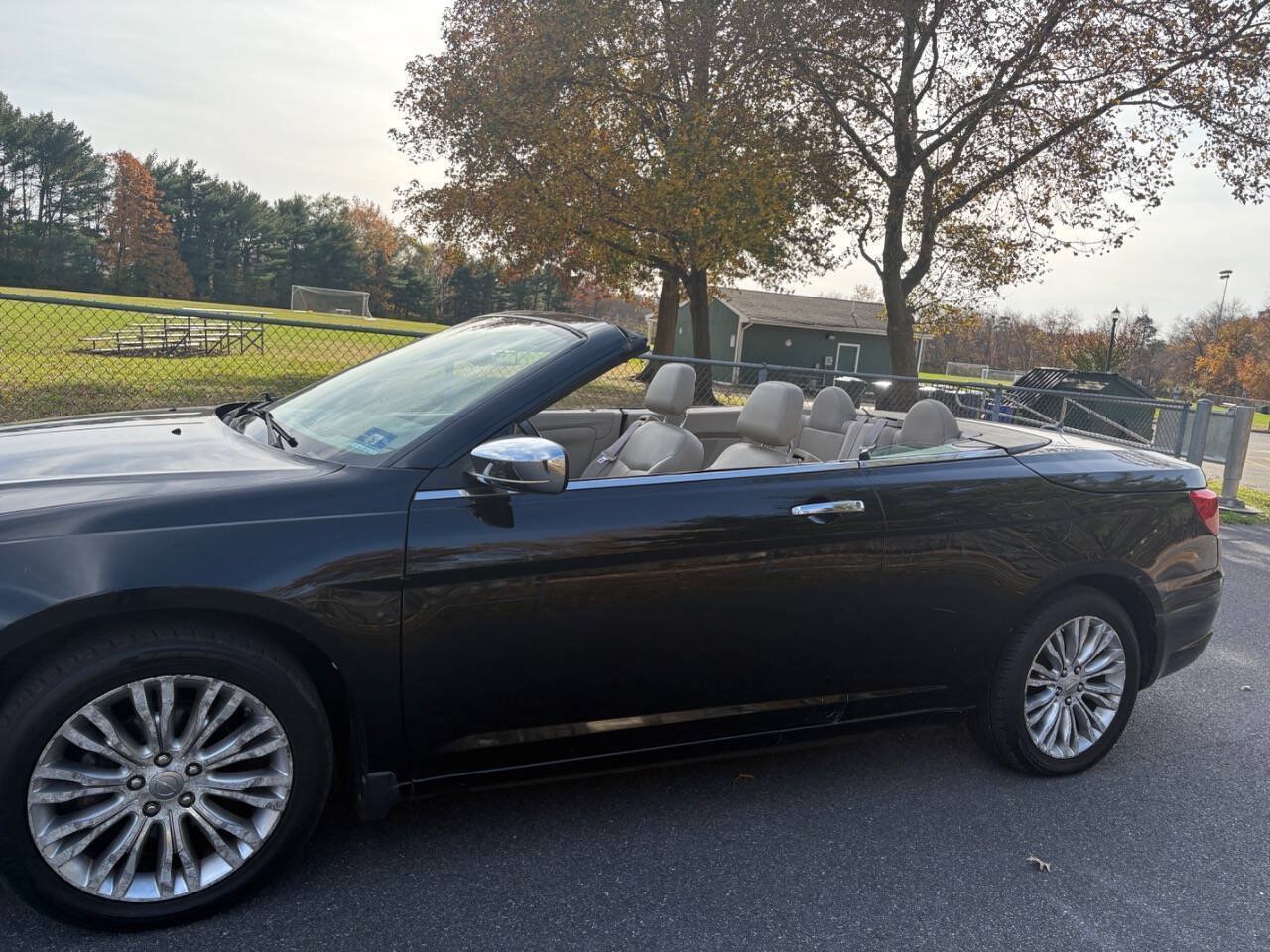 Used 2012 Chrysler 200 Limited FWD image 10