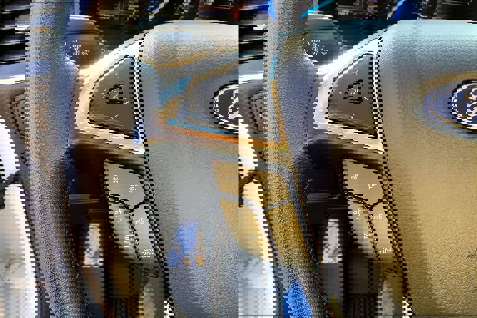 Used 2024 Ford Edge SEL w/ Sport Appearance Package image 23