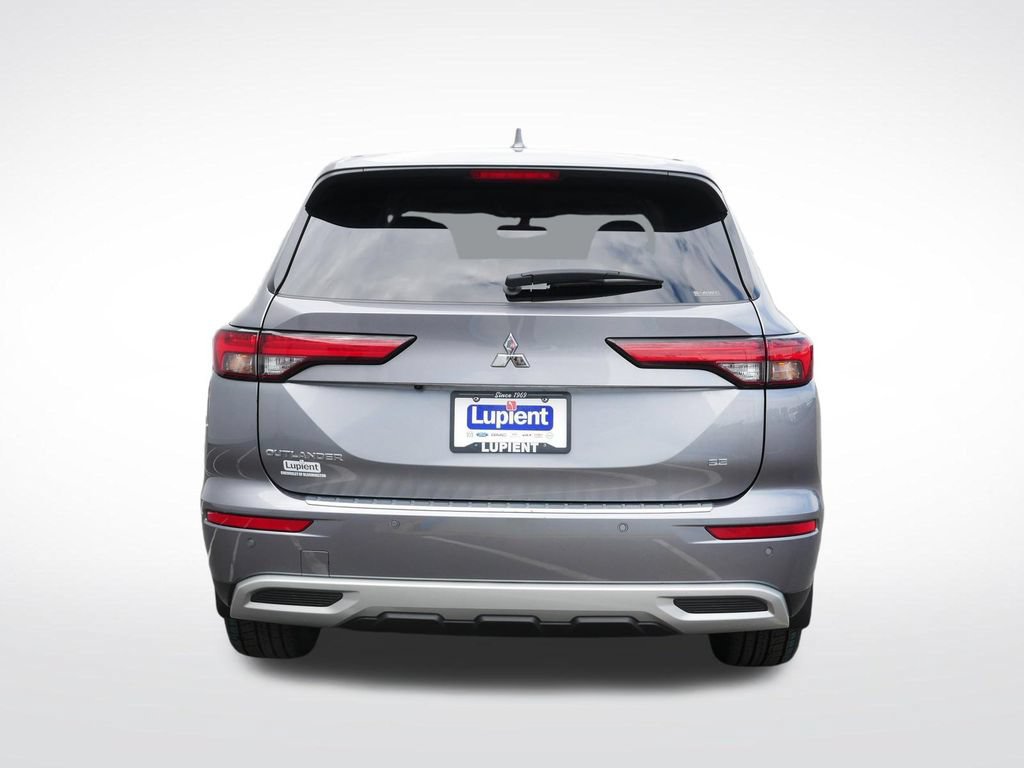 Used 2023 Mitsubishi Outlander SE AWD/4WD image 4
