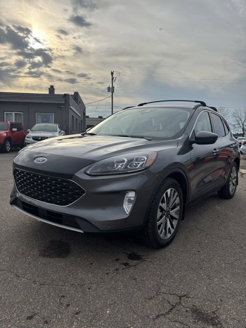 Used 2022 Ford Escape Titanium w/ Class II Trailer Tow Package image 3