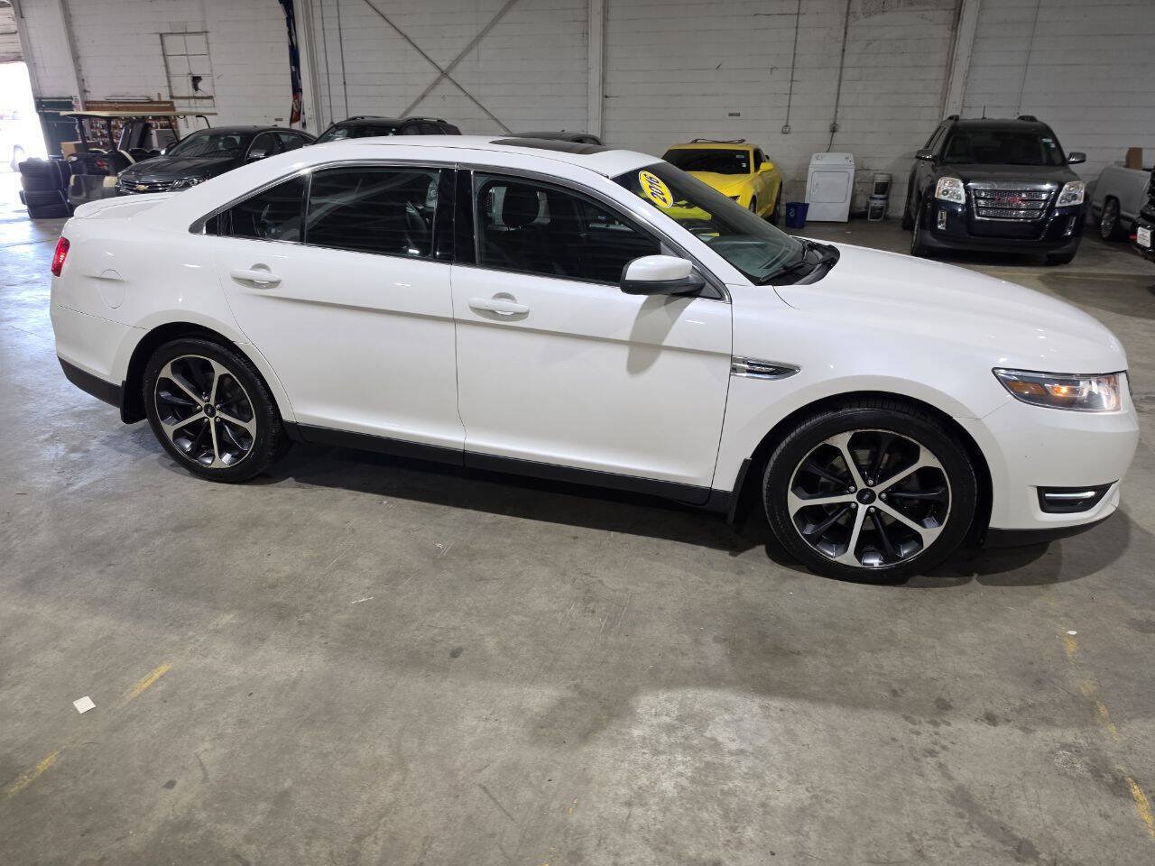 Used 2016 Ford Taurus SEL FWD image 16