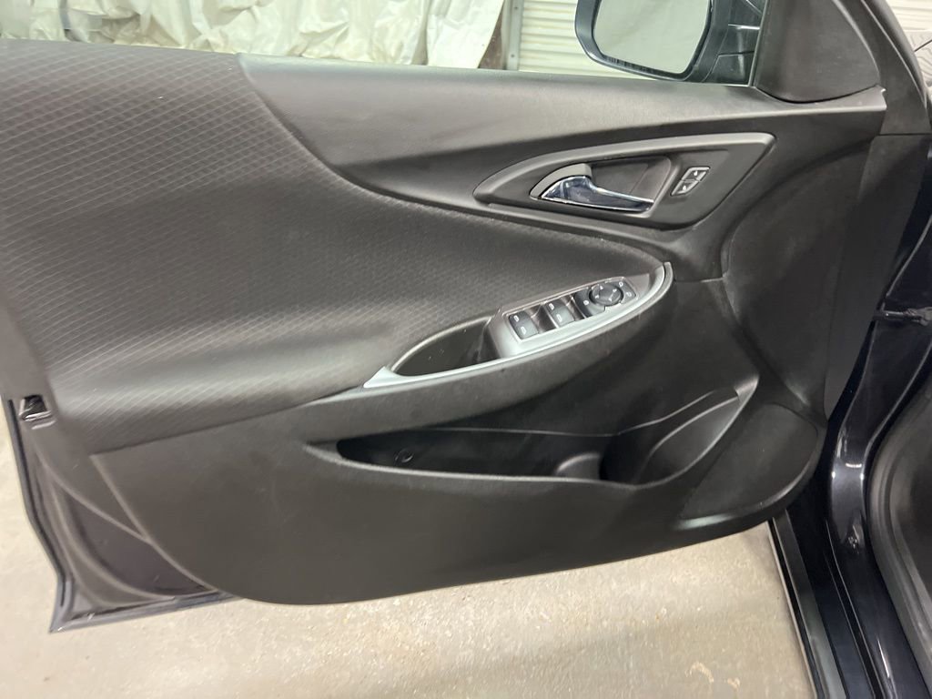 Used 2023 Chevrolet Malibu LT FWD image 23