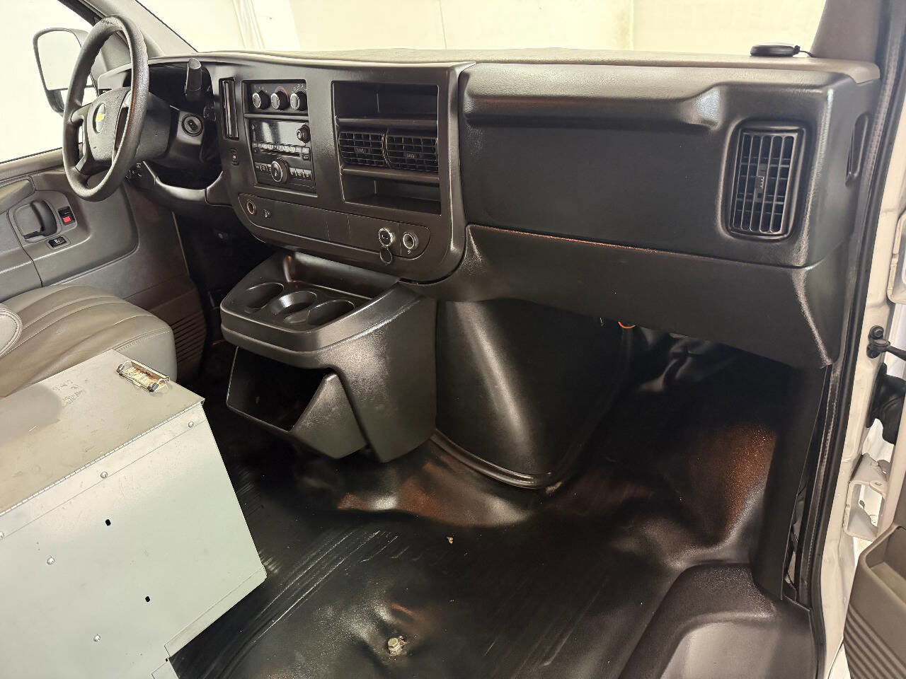 Used 2014 Chevrolet Express 3500 Extended RWD image 77