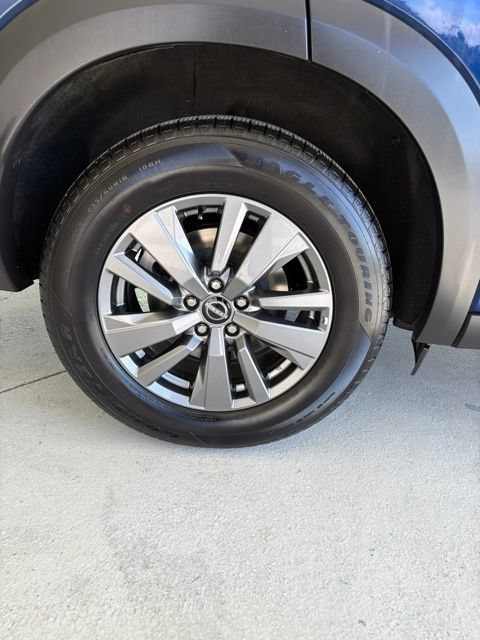 Used 2025 Nissan Pathfinder SV FWD image 9