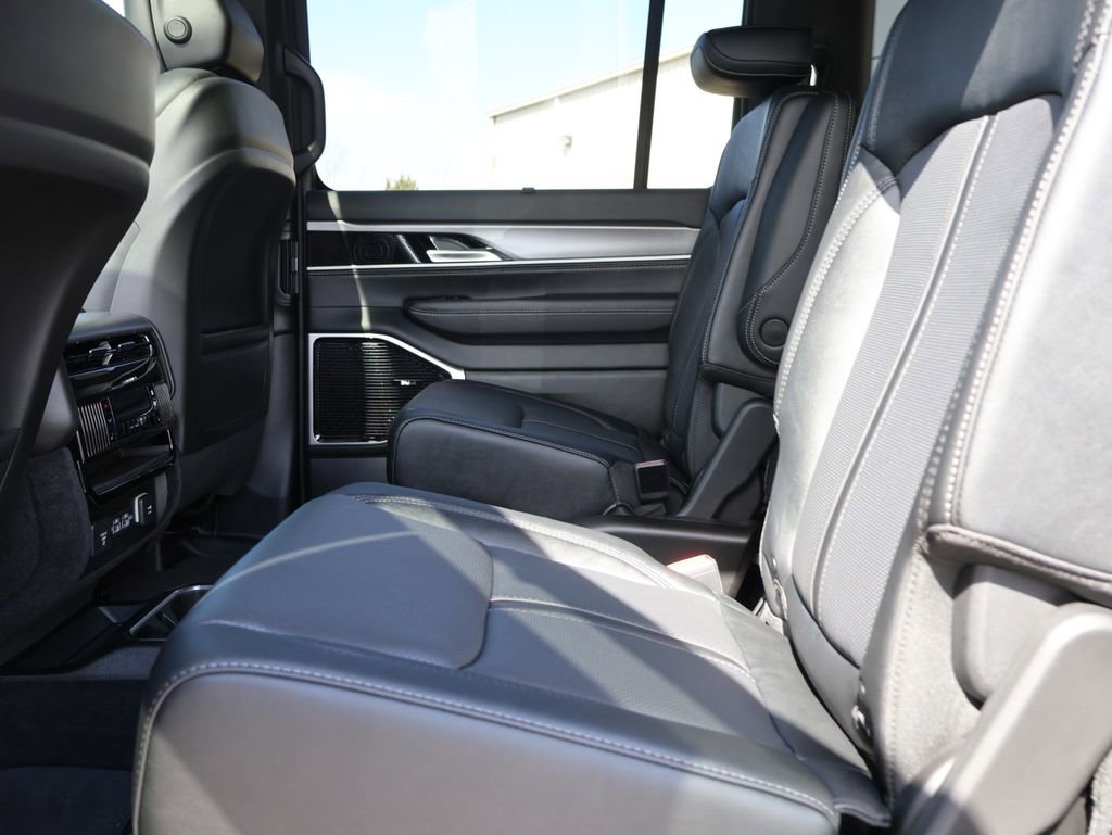 New 2026 Jeep Grand Wagoneer L Limited w/ Premium Group II image 19