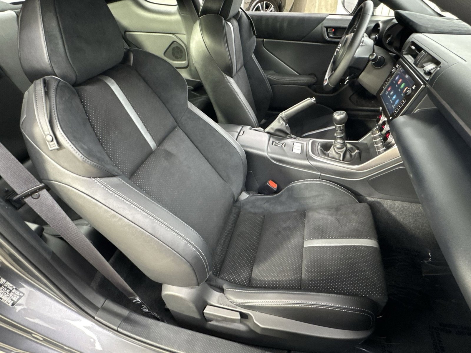 Used 2025 Toyota GR86 Premium w/ Performance Package image 39