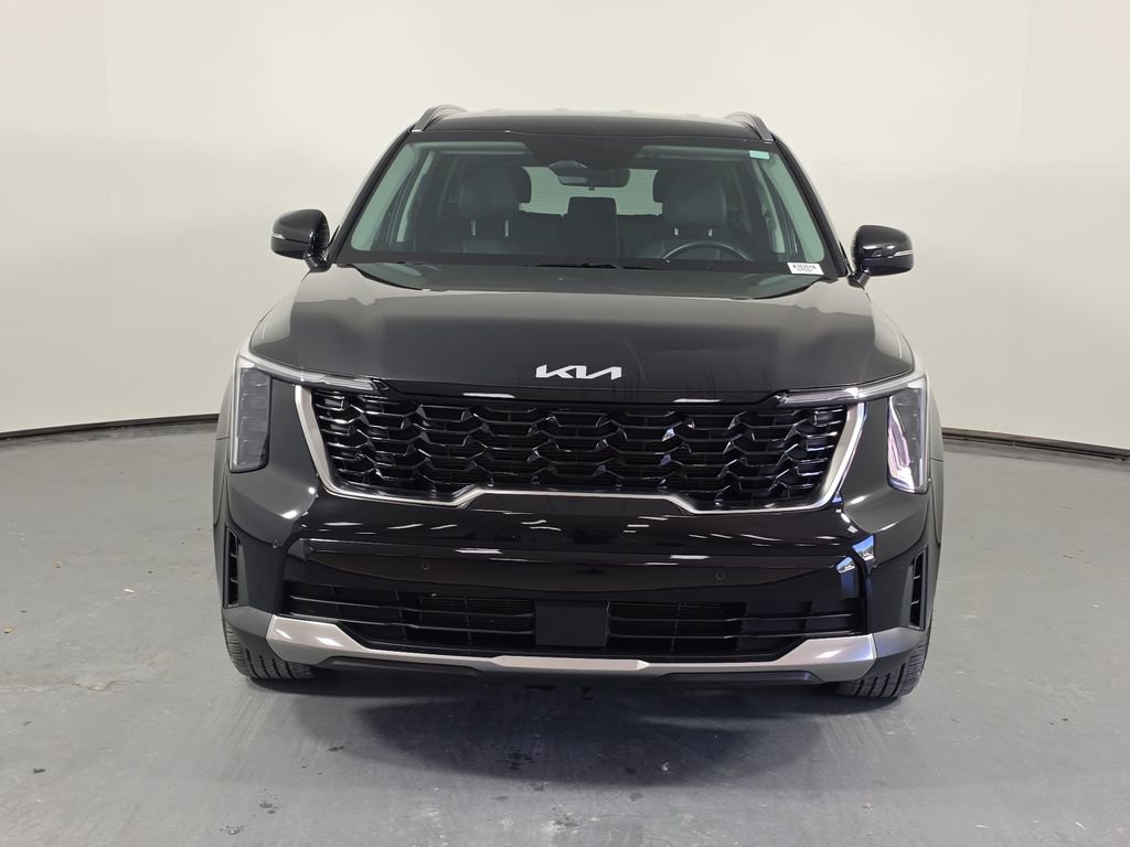 Certified 2025 Kia Sorento S FWD image 2