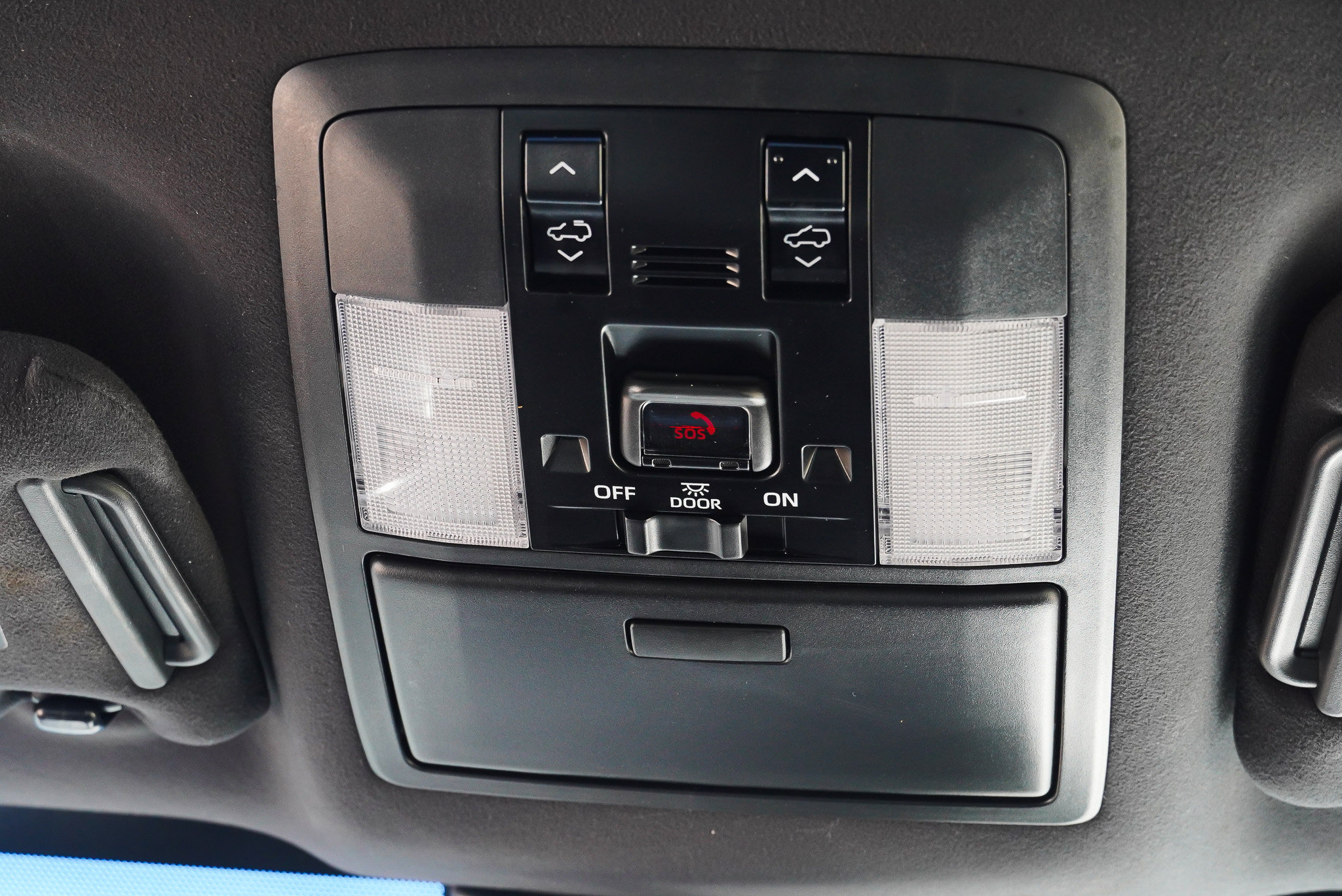 Used 2023 Lexus GX 460 Premium w/ Accessory Package AWD/4WD image 32