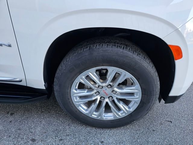 Used 2023 GMC Yukon XL SLT w/ SLT Luxury Package image 11