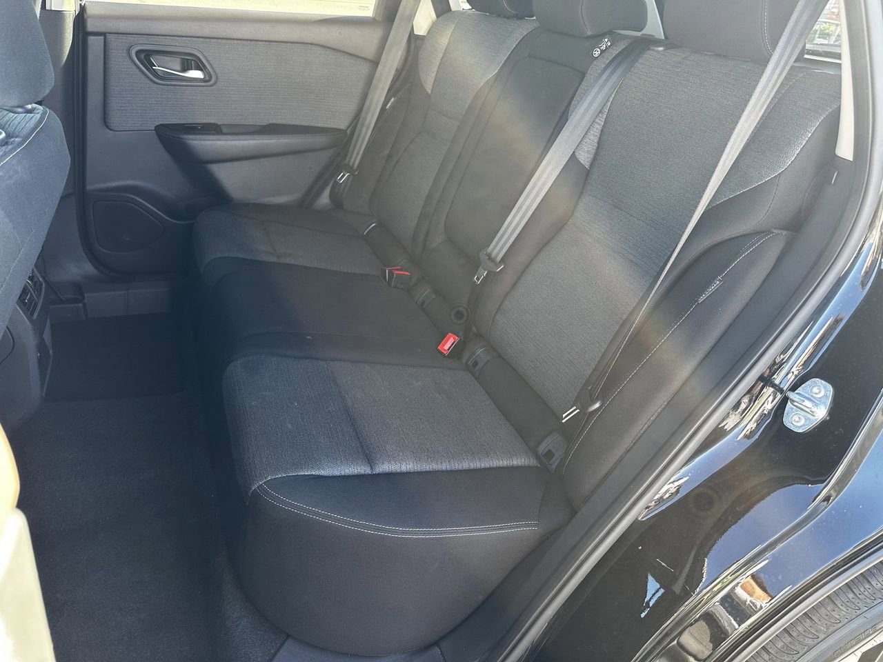 Used 2023 Nissan Rogue SV image 22