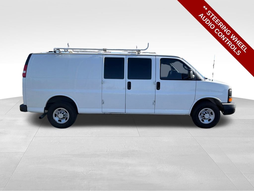 Used 2016 Chevrolet Express 3500 Extended image 9