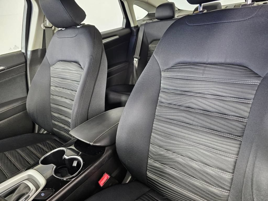 Used 2016 Ford Fusion SE FWD image 22