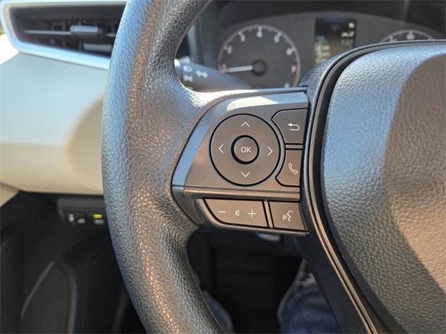 Used 2025 Toyota Corolla LE image 27