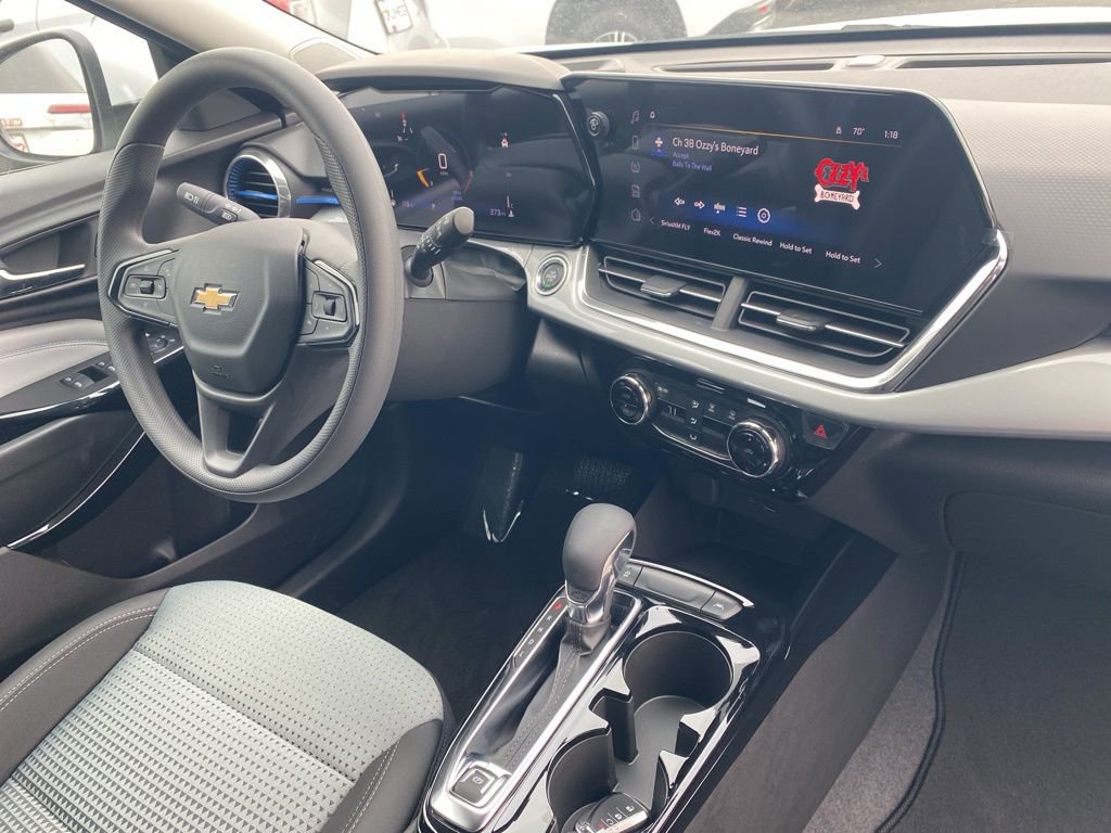 New 2025 Chevrolet Trax LT image 25