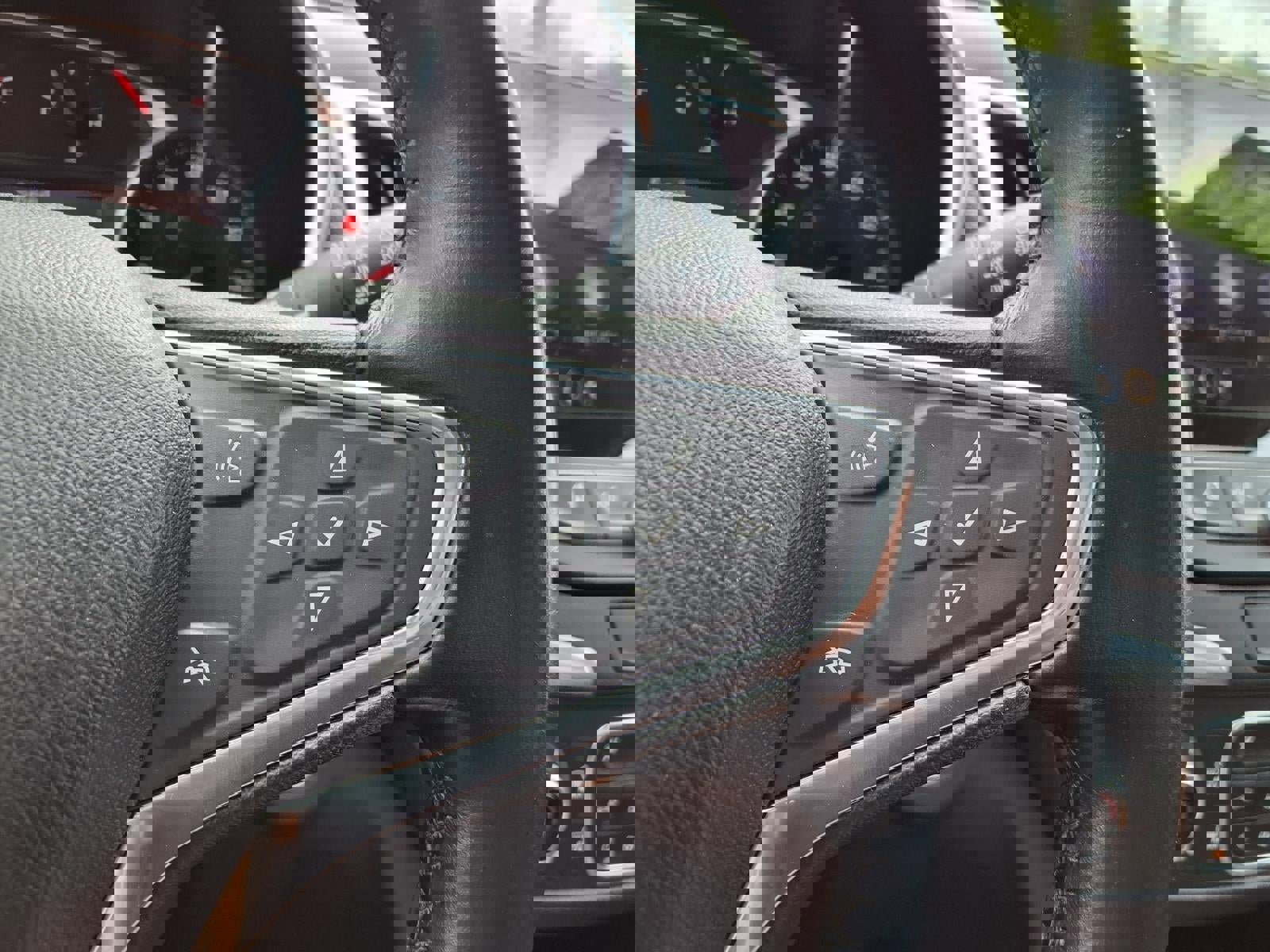 Used 2020 Chevrolet Equinox Premier image 14